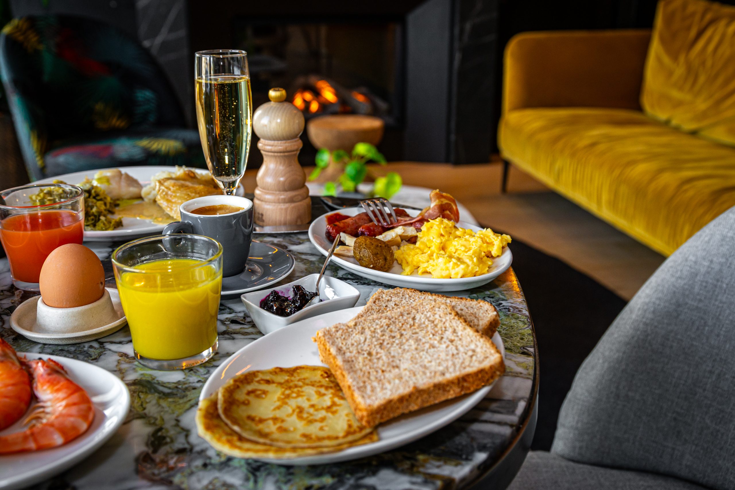header-brunch-desktop